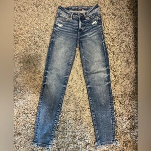 Like new distressed American Eagle Skinny Jean